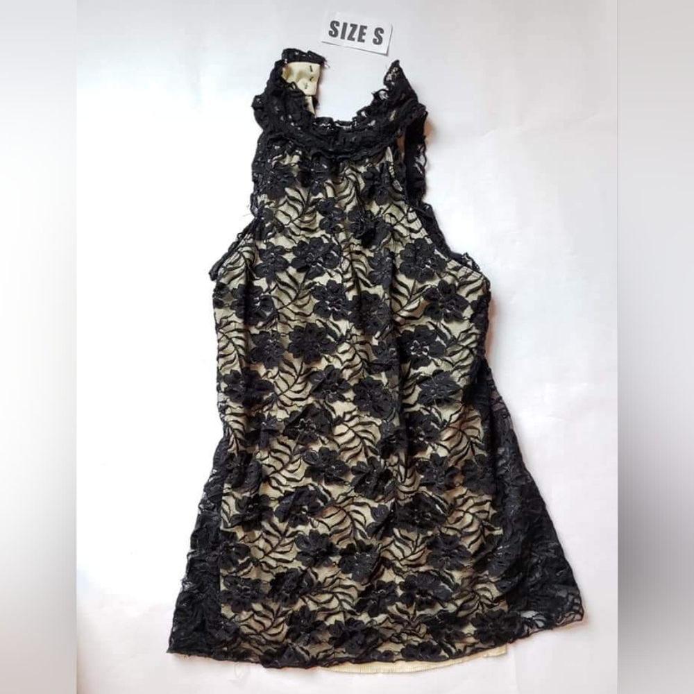 Lace top with high neck sleeveless